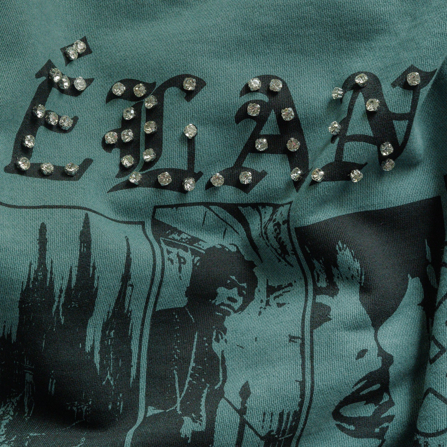 VERS TO VICTORY Crewneck - EVR®