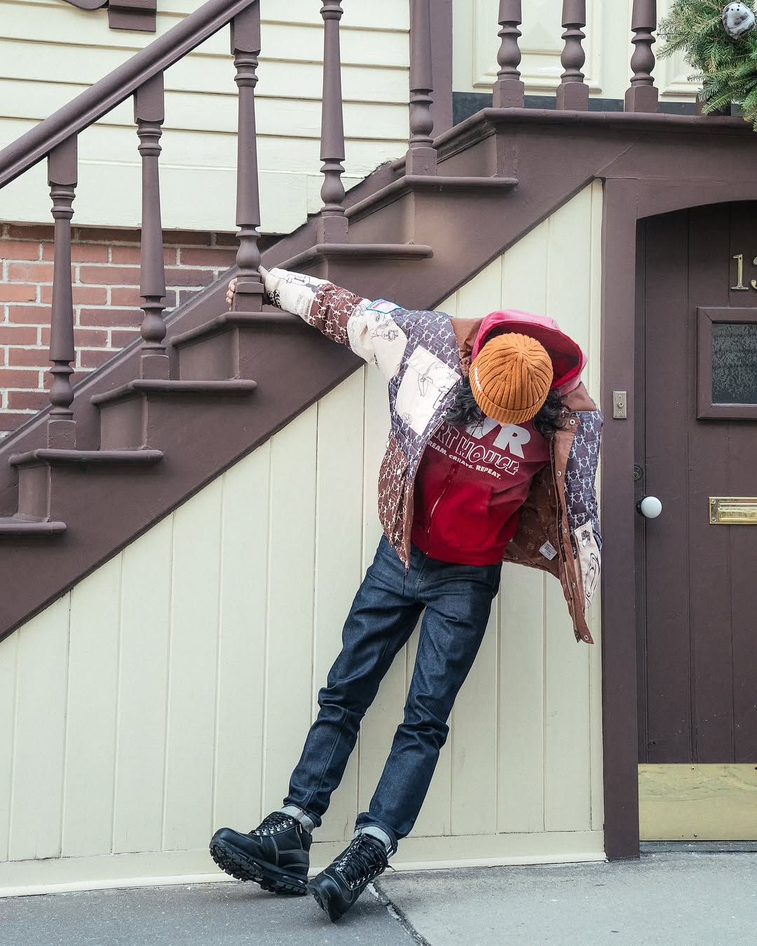 ART HOUSE ZIP UP HOODIE [CANDY CANE] - EVR® 